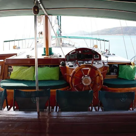 Gulet - Cello The 3rd Botel Lefkada City